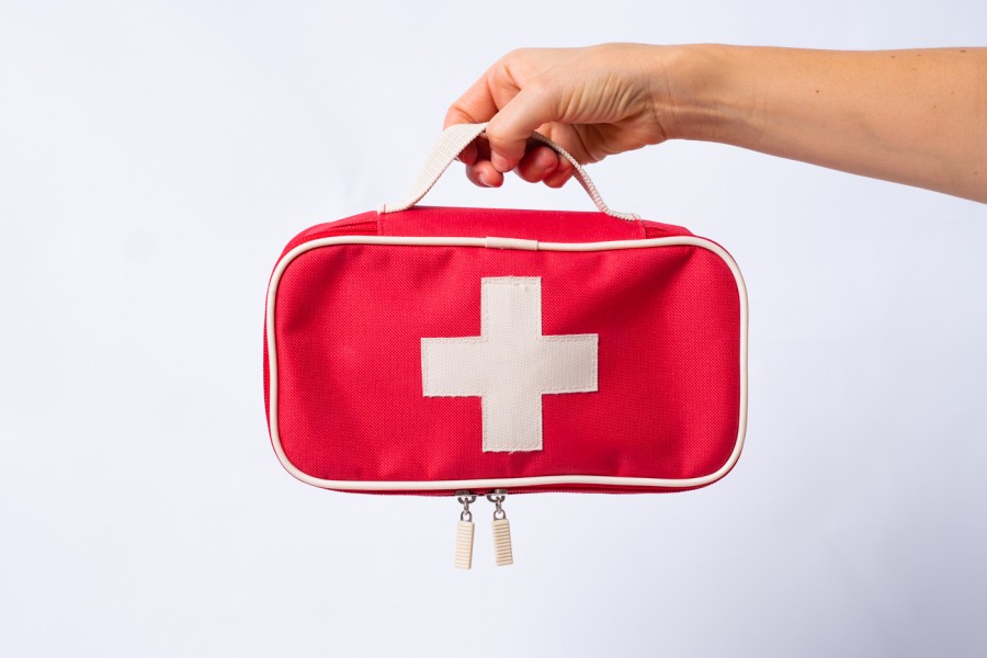 Botiquín PRIMEROS AUXILIOS